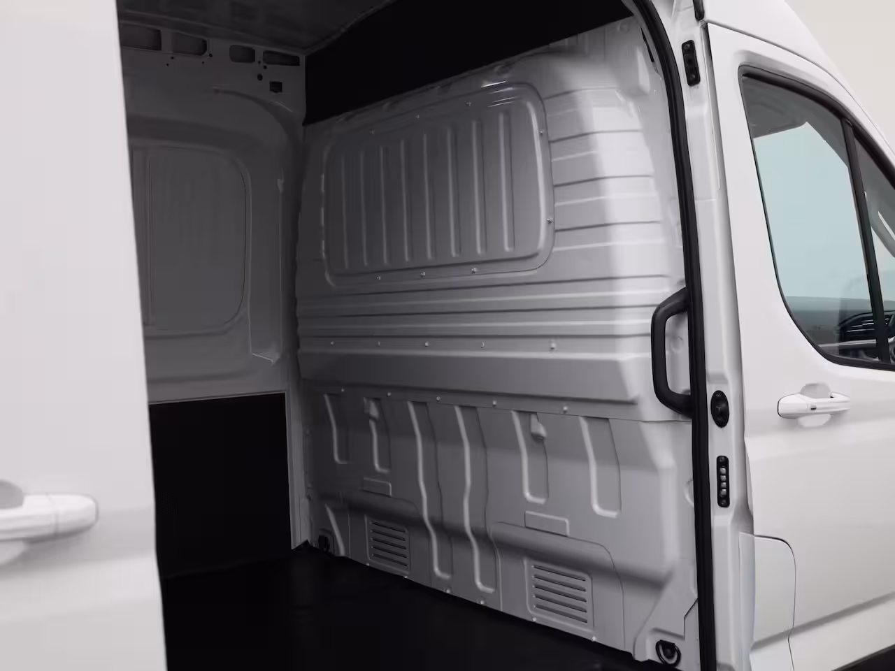 Maxus eDeliver 9 L3H2 Business DEAL 89 kWh | Camera | Zijschuifdeur Rechts | Achterdeuren | 24 maanden gara