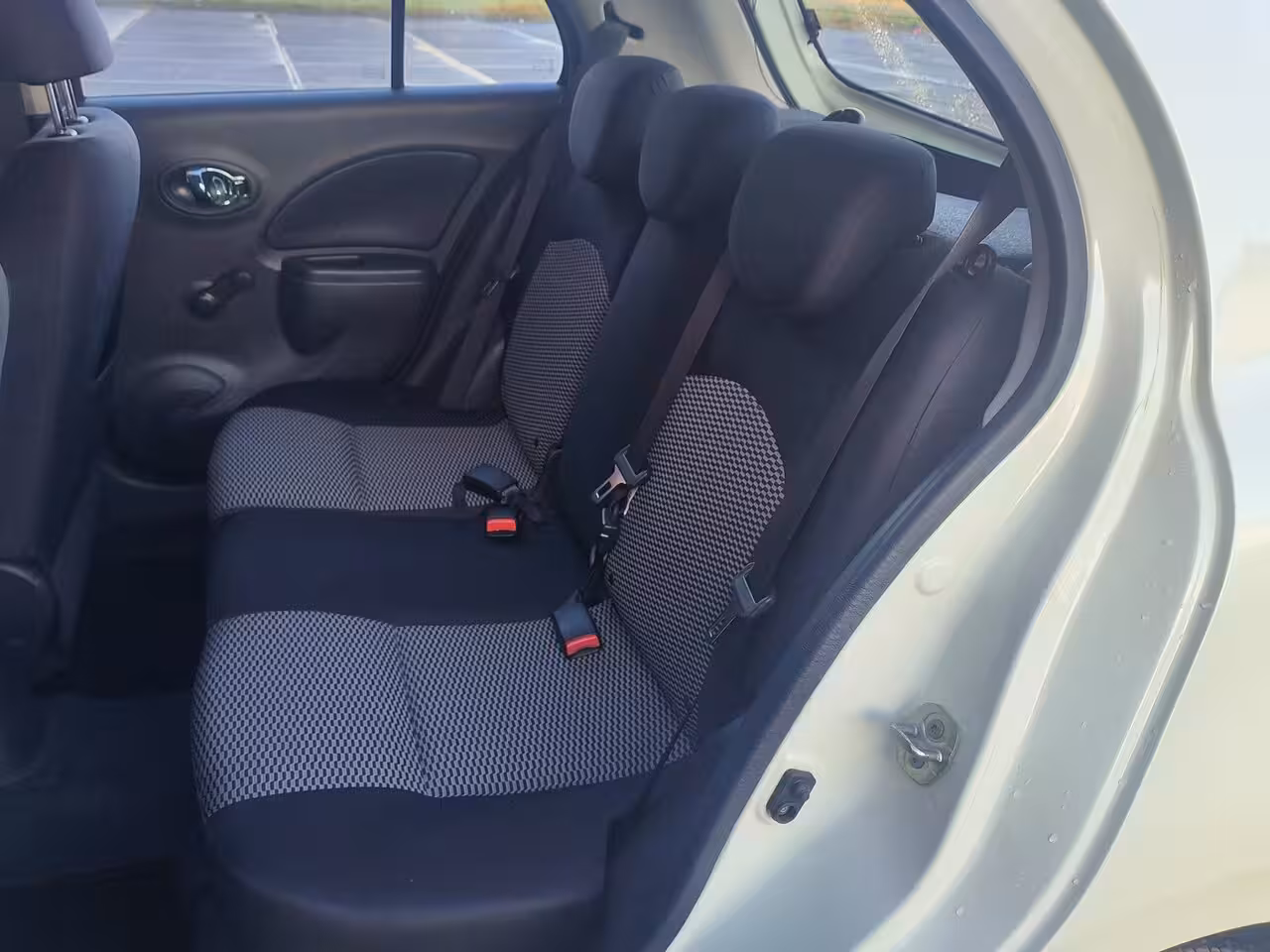 Nissan Micra 1.2 DIG-S Acenta uit 2014 Rijklaar + 12 maanden Bovag-garantie Henk Jongen Auto's in Helmo