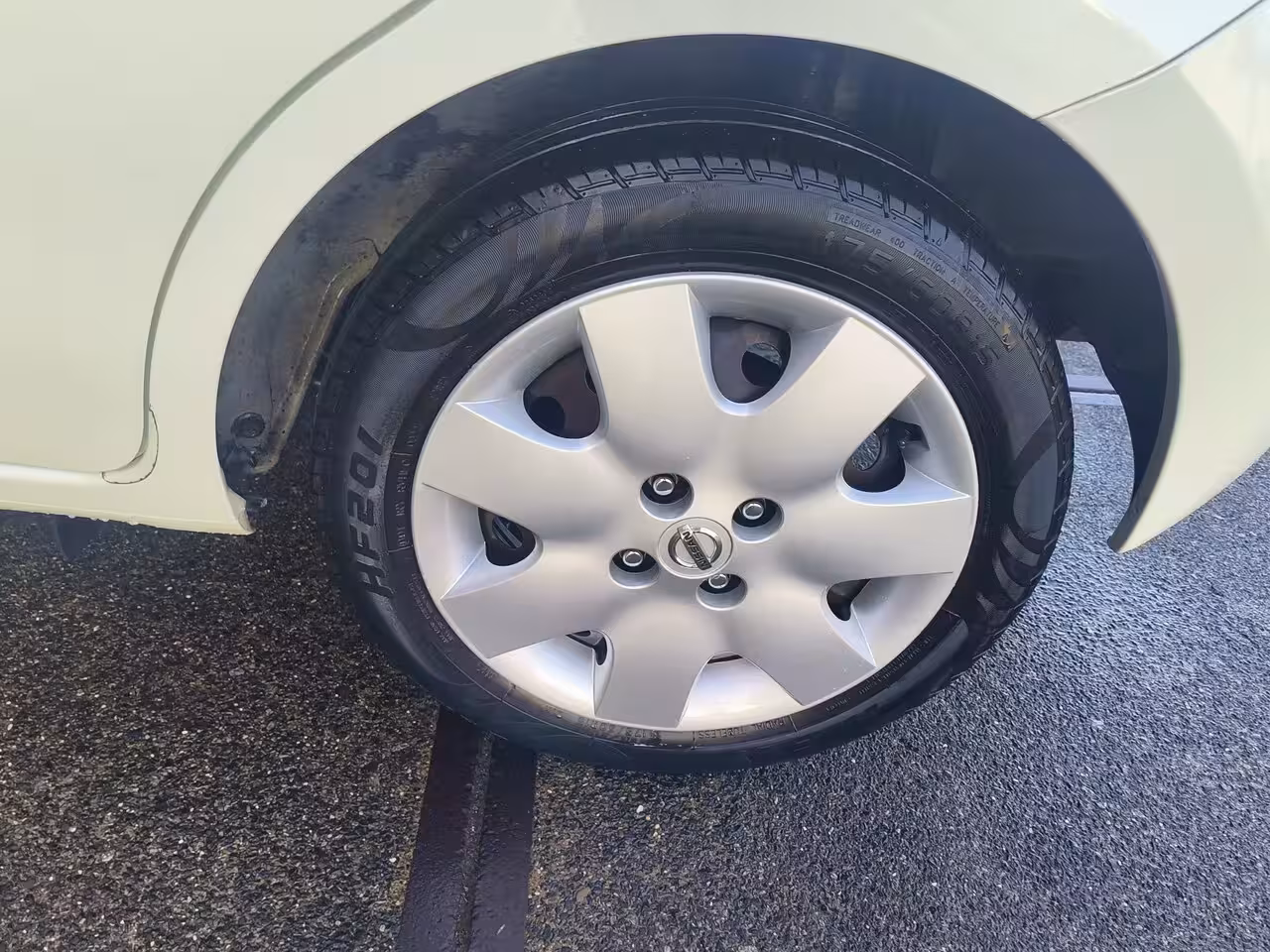 Nissan Micra 1.2 DIG-S Acenta uit 2014 Rijklaar + 12 maanden Bovag-garantie Henk Jongen Auto's in Helmo