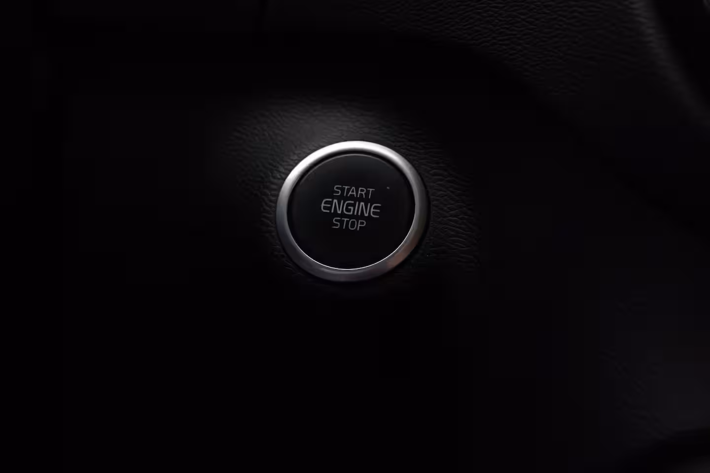 Volvo XC40 1.5 T5 Recharge R-Design Heel compleet | Nieuw Leer | Fusion Red | Trekhaak |