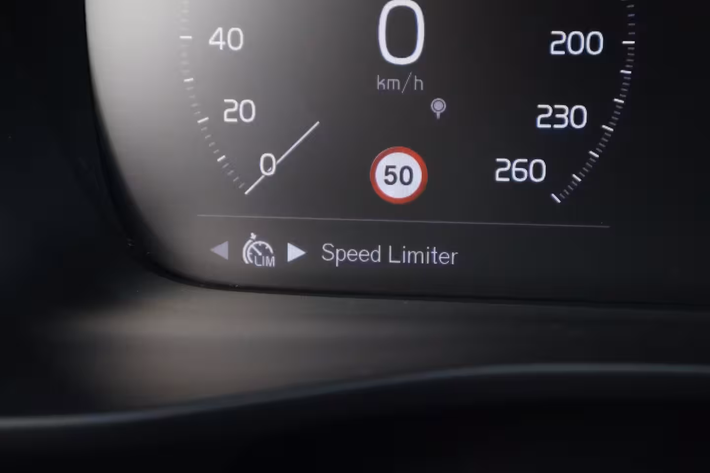 Volvo XC40 1.5 T5 Recharge R-Design Heel compleet | Nieuw Leer | Fusion Red | Trekhaak |