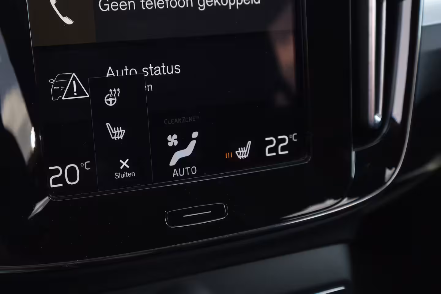 Volvo XC40 1.5 T5 Recharge R-Design Heel compleet | Nieuw Leer | Fusion Red | Trekhaak |