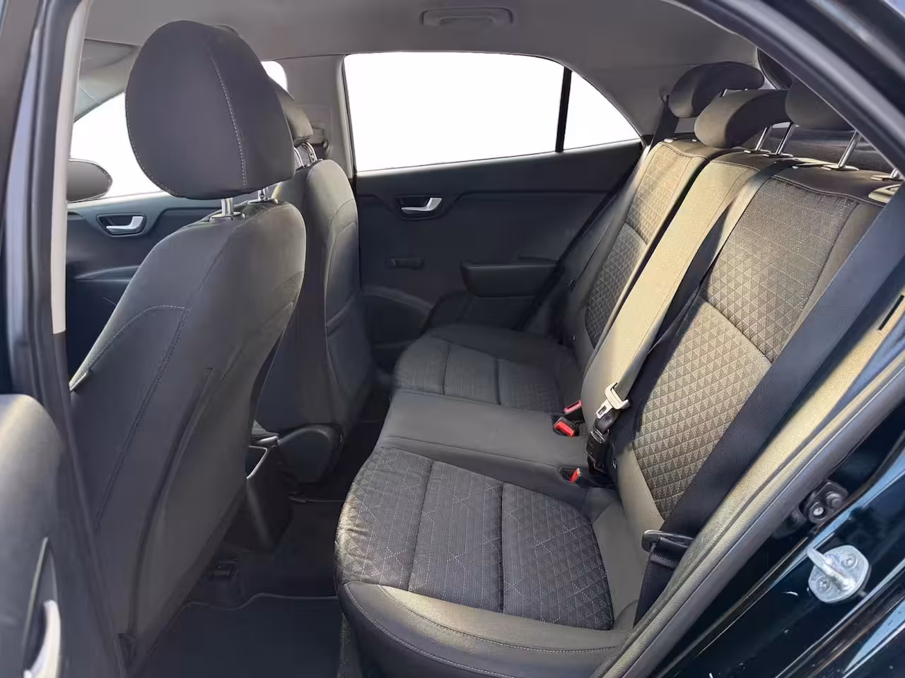 Kia Rio 1.0 TGDI ComfortPlusLine Navigator | CARPLAY | AIRCO | ACHTERUITRIJCAMERA | 12 MAANDEN GAR