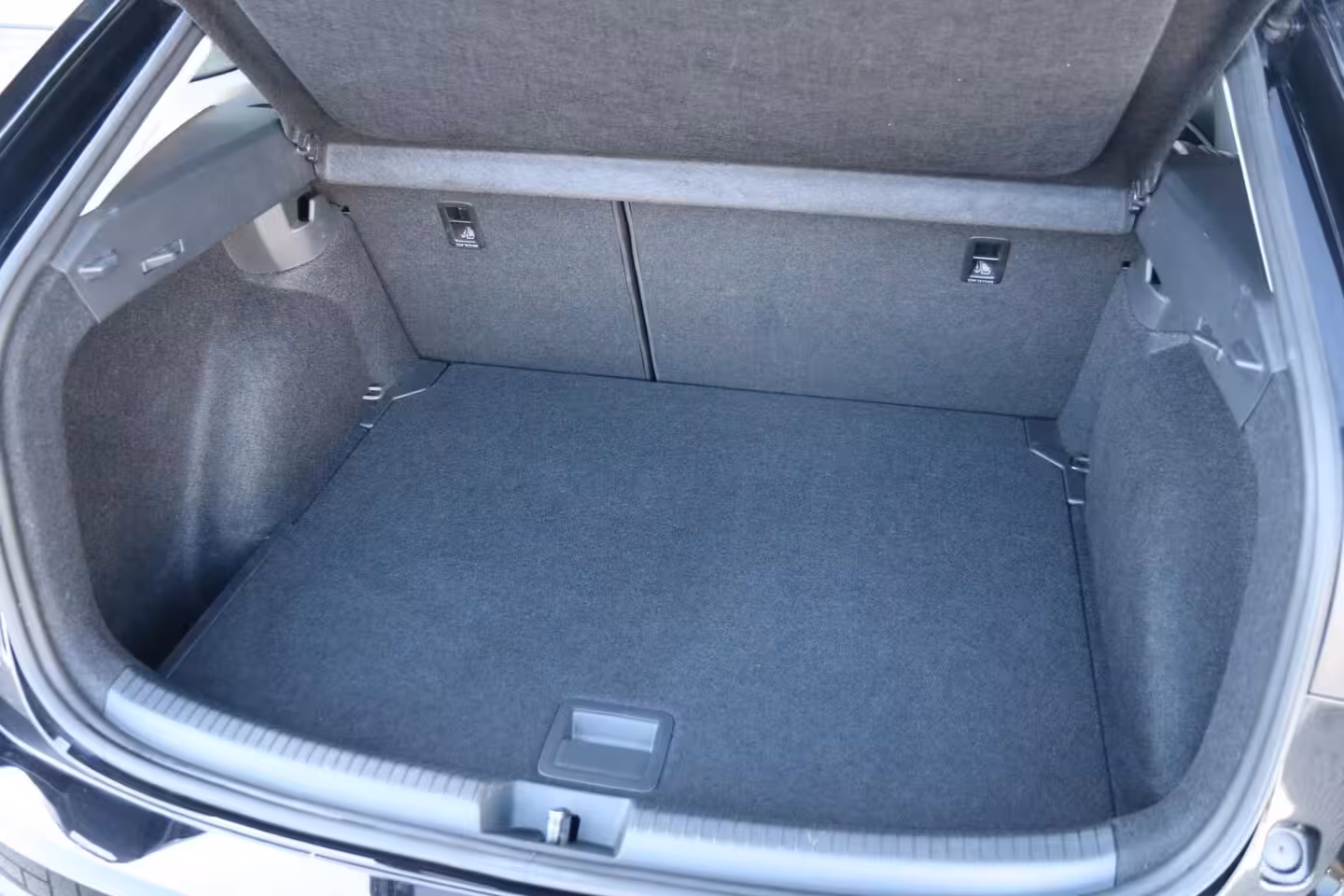 Volkswagen Taigo 1.0 TSI 95pk Life | Trekhaak | Achteruitrijcamera | Stoelverwarming | Navigatie | App Conn