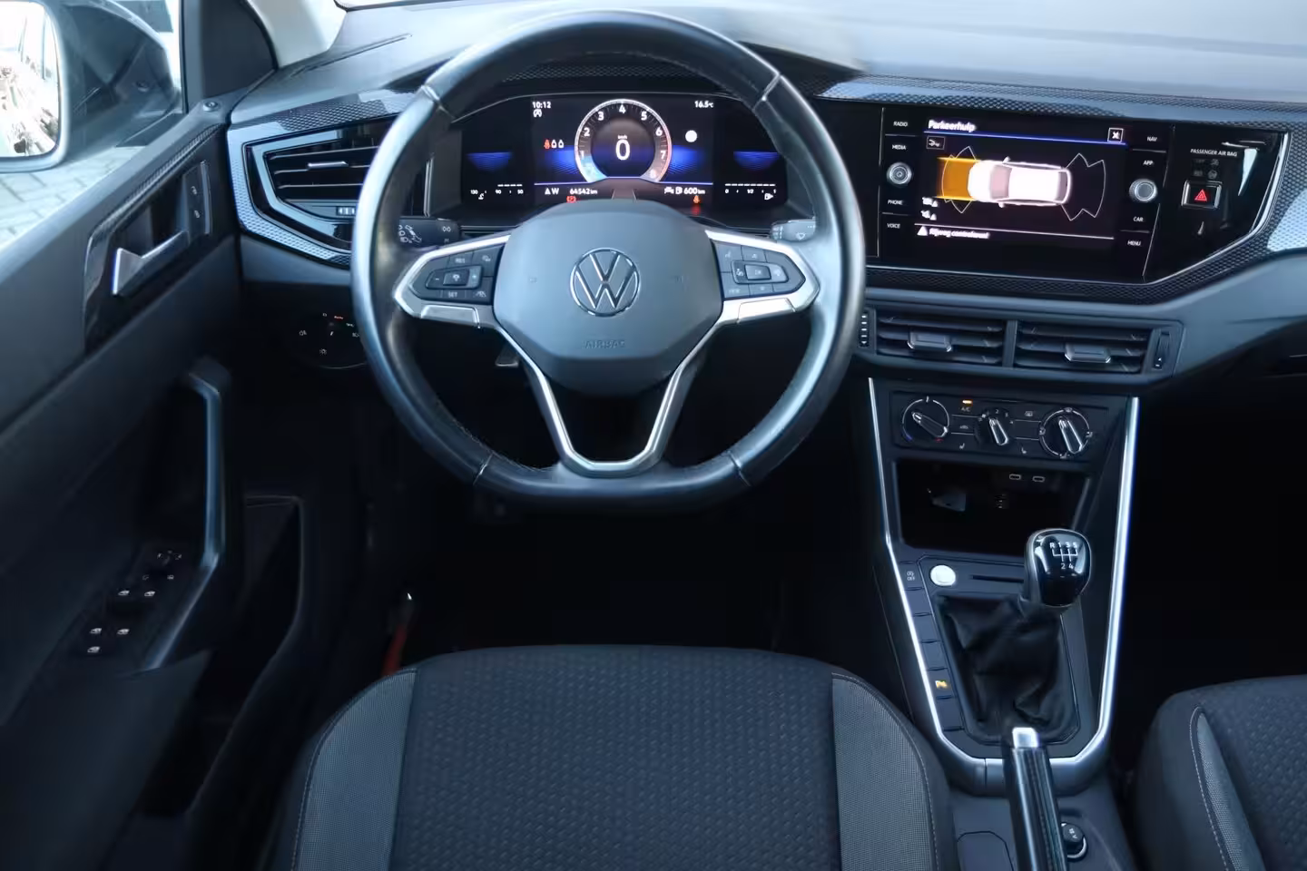 Volkswagen Taigo 1.0 TSI 95pk Life | Trekhaak | Achteruitrijcamera | Stoelverwarming | Navigatie | App Conn