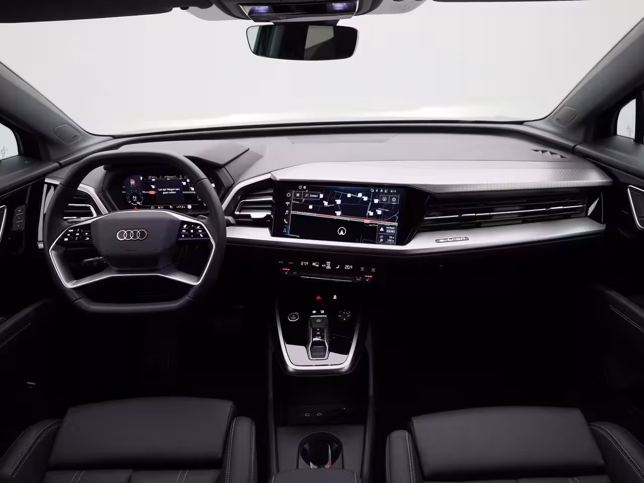 Audi Q4 e-tron 50 quattro Advanced edition 77 kWh 299 PK | Navigatie | Stoel + stuurverwarming | Comfortp