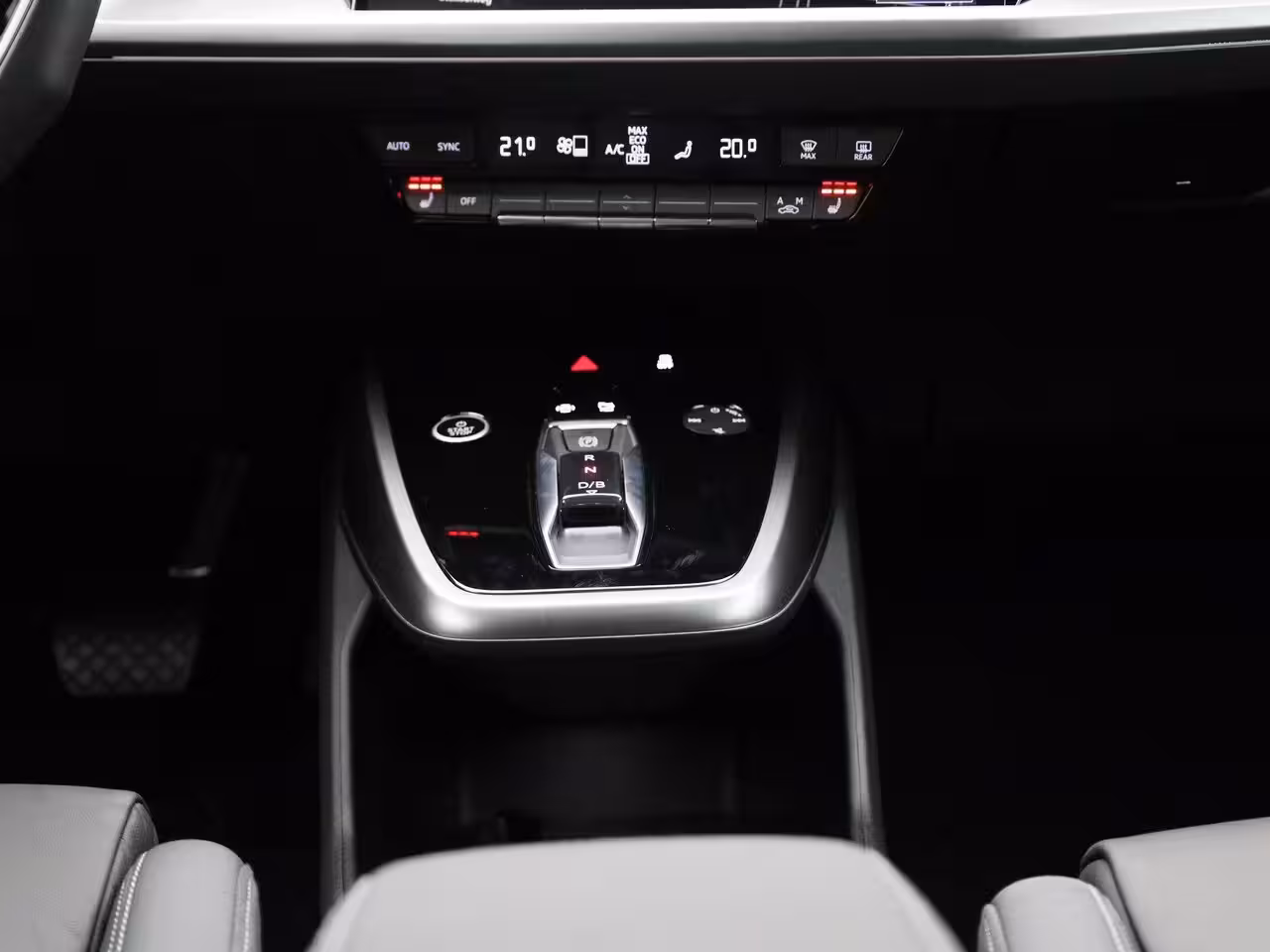 Audi Q4 e-tron 50 quattro Advanced edition 77 kWh 299 PK | Navigatie | Stoel + stuurverwarming | Comfortp