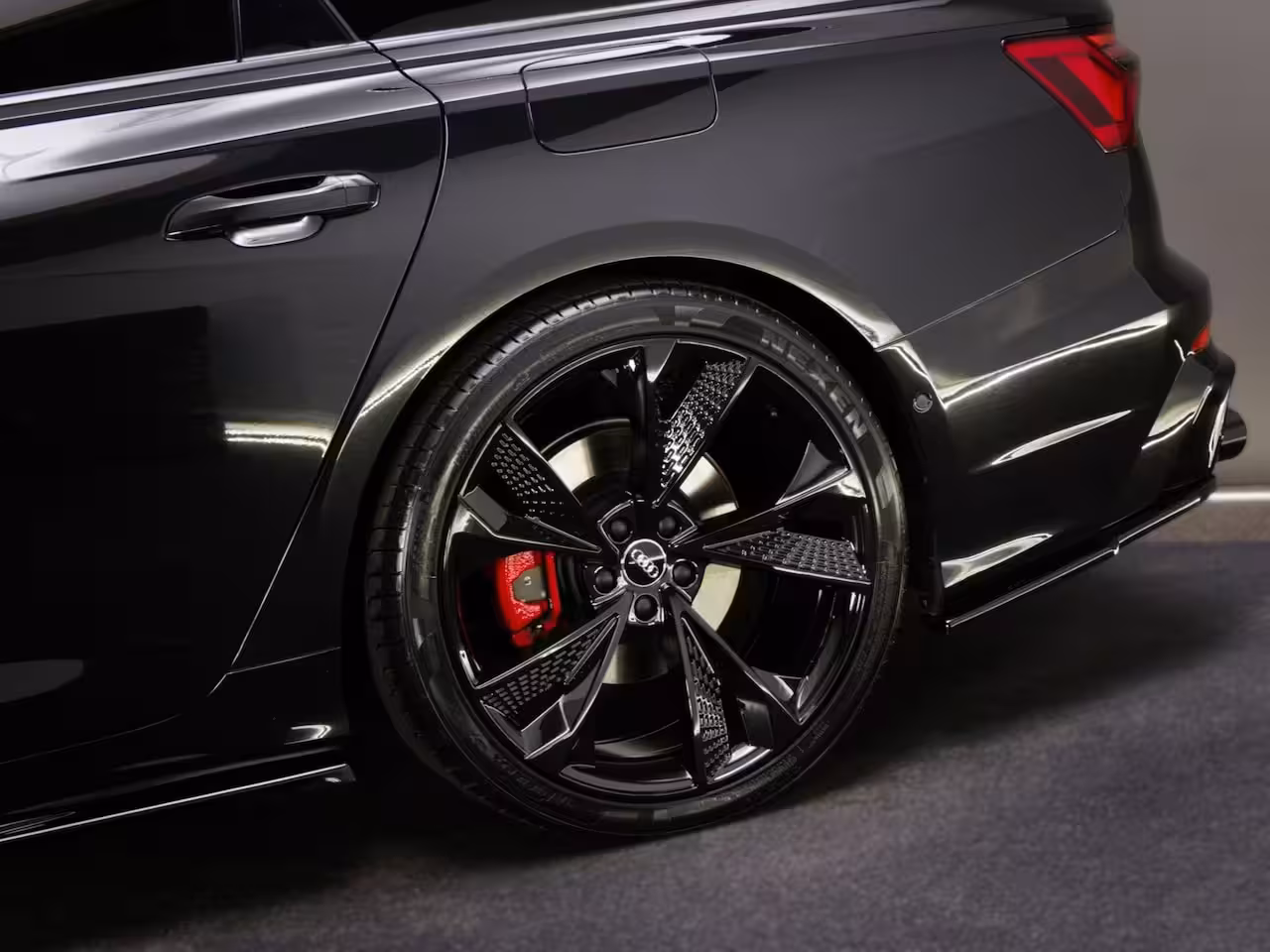 Audi A6 Avant 55 TFSI e quattro Competition S-Line Edition (MAXTON, PANO, B&O, SFEERVERLICHTING, HEAD-UP