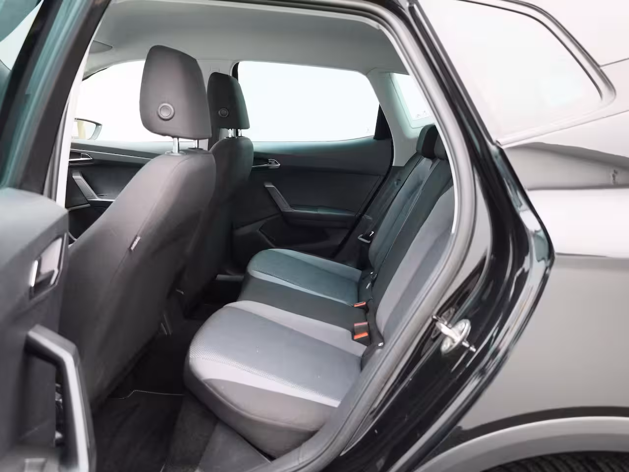 Seat Arona 1.0 TSI Style Business Intense | ACHTERUITRIJCAMERA | CLIMATE CONTROL | ADAPTIVE CRUISE CO