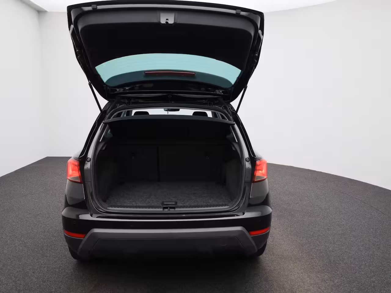 Seat Arona 1.0 TSI Style Business Intense | ACHTERUITRIJCAMERA | CLIMATE CONTROL | ADAPTIVE CRUISE CO