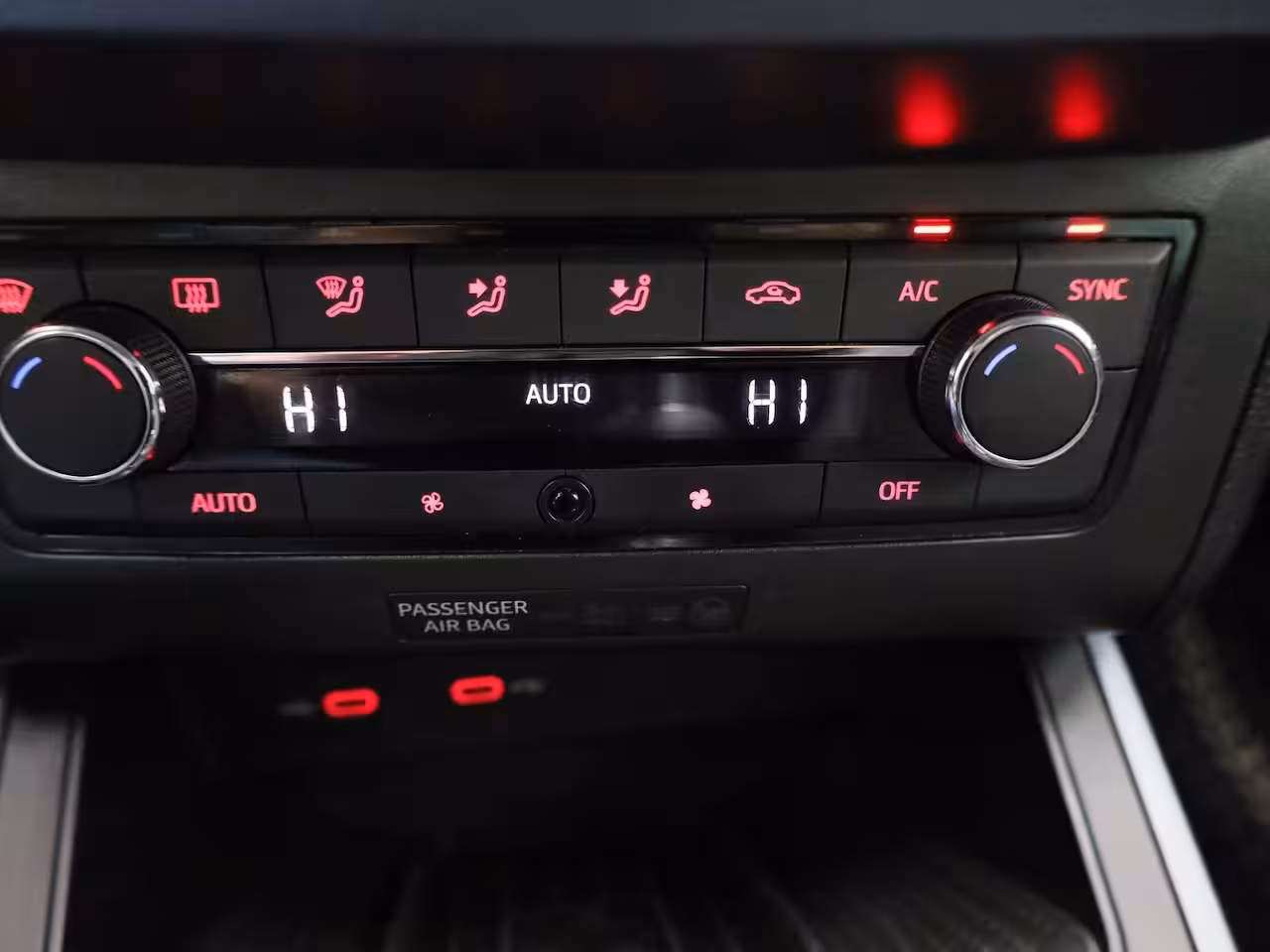 Seat Arona 1.0 TSI Style Business Intense | ACHTERUITRIJCAMERA | CLIMATE CONTROL | ADAPTIVE CRUISE CO