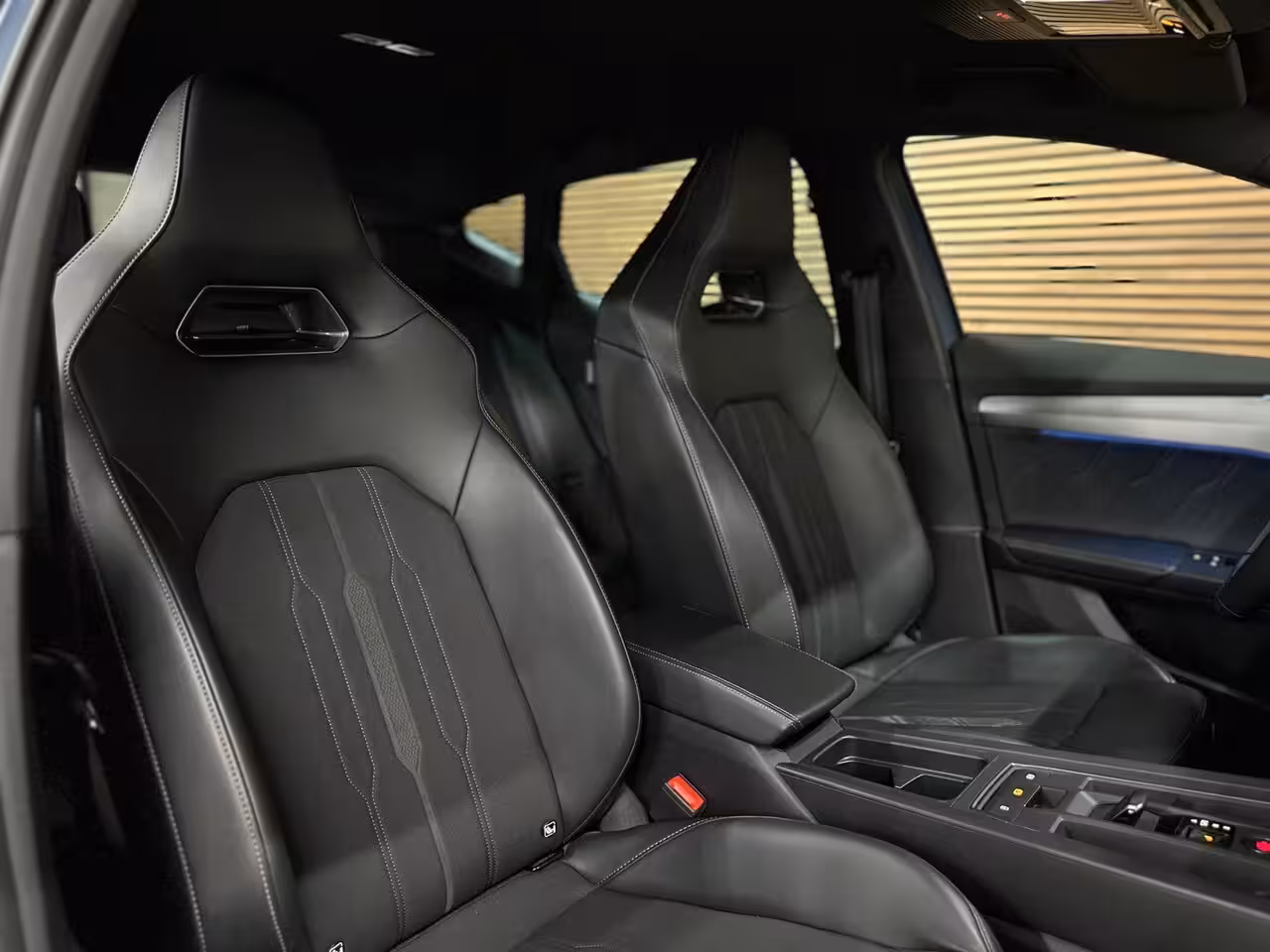 Cupra Formentor 1.4 e-Hybrid VZ Perf. 245 PK| Frozen Petrol Blue| Perf.Seats| Ambient+| Winterpack| Matrix