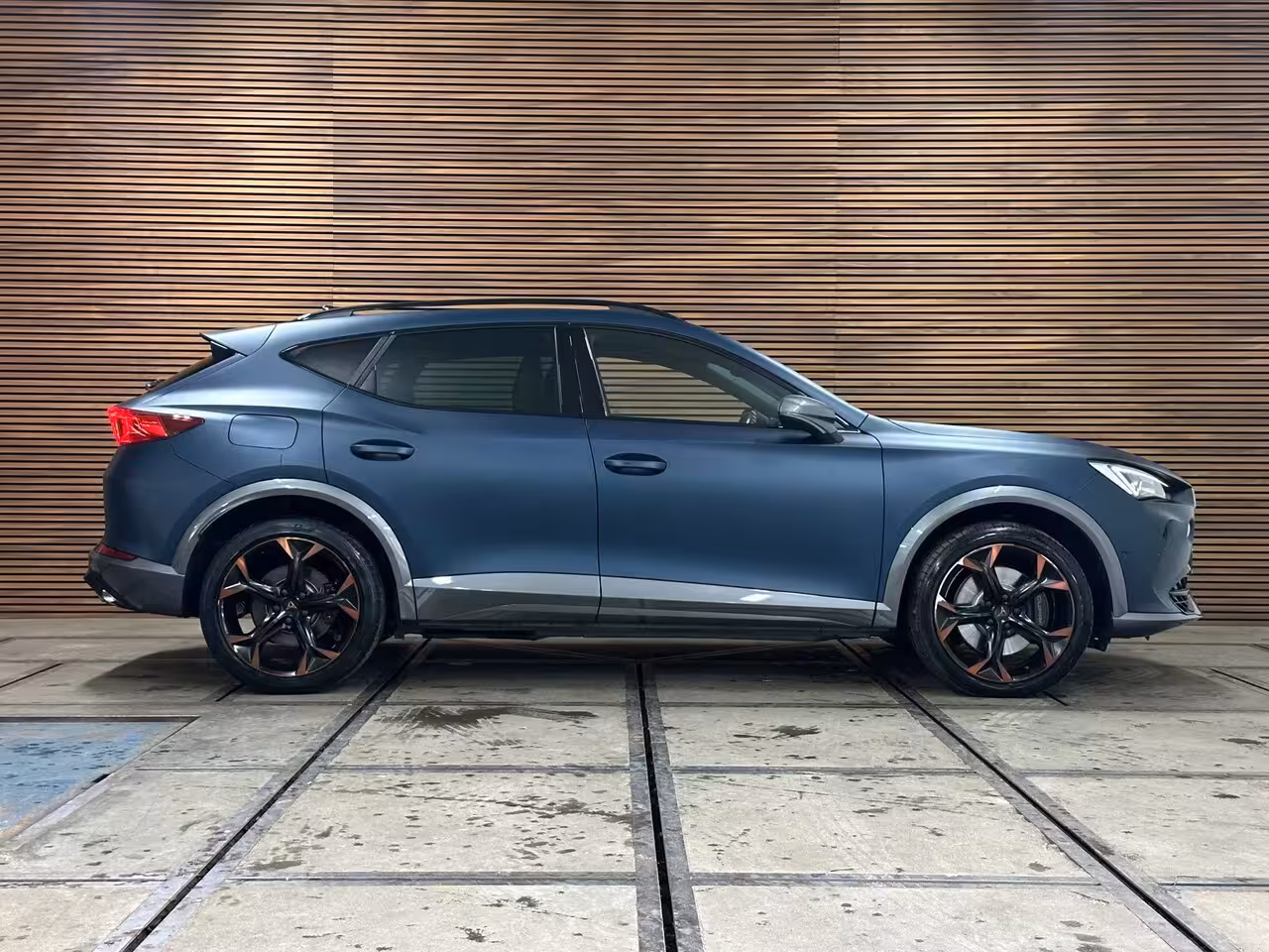 Cupra Formentor 1.4 e-Hybrid VZ Perf. 245 PK| Frozen Petrol Blue| Perf.Seats| Ambient+| Winterpack| Matrix