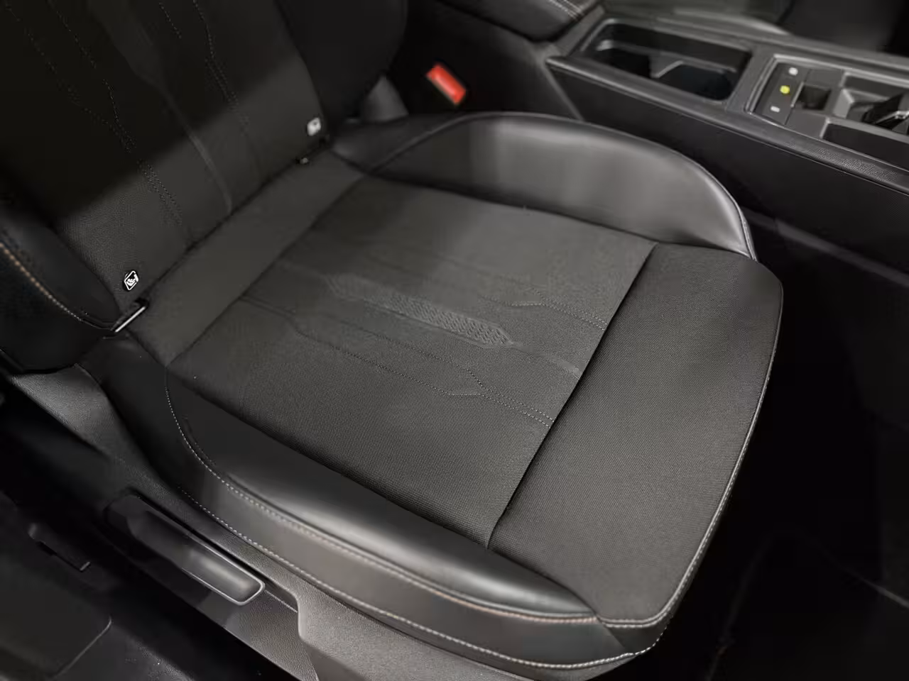Cupra Formentor 1.4 e-Hybrid VZ Perf. 245 PK| Frozen Petrol Blue| Perf.Seats| Ambient+| Winterpack| Matrix