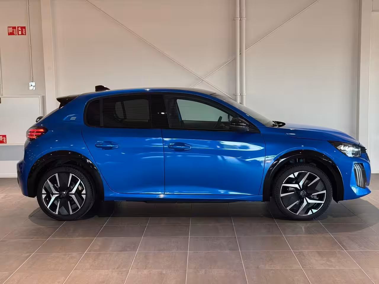 Peugeot e-208 EV GT 51 kWh FULL OPTIONS | 16% BIJTELLING | 400KM RANGE | DIRECT LEVERBAAR