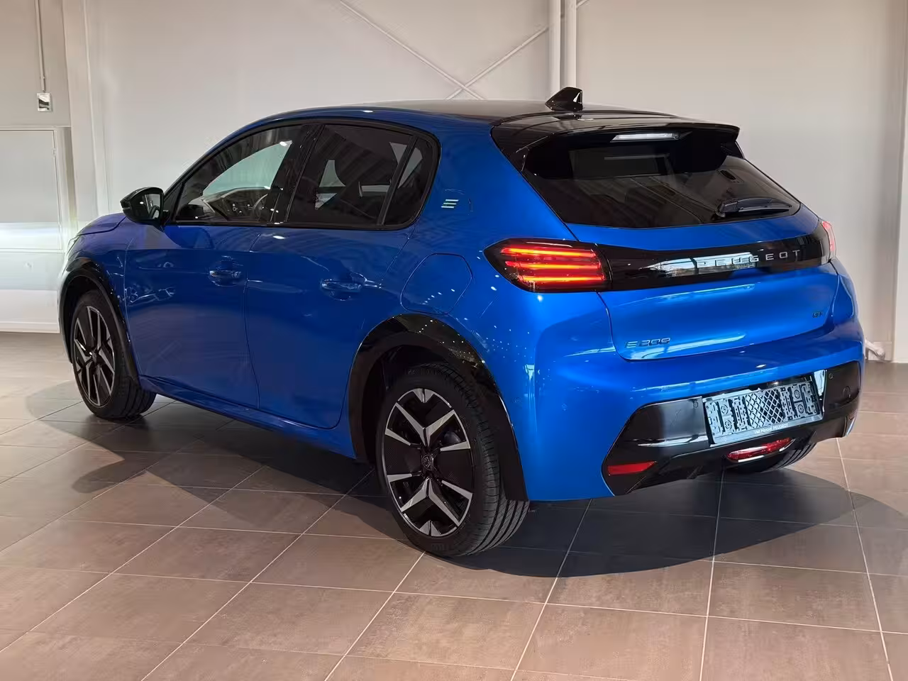 Peugeot e-208 EV GT 51 kWh FULL OPTIONS | 16% BIJTELLING | 400KM RANGE | DIRECT LEVERBAAR