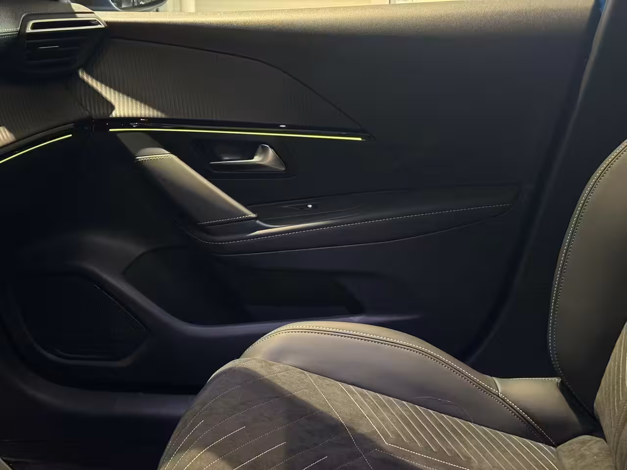 Peugeot e-208 EV GT 51 kWh FULL OPTIONS | 16% BIJTELLING | 400KM RANGE | DIRECT LEVERBAAR