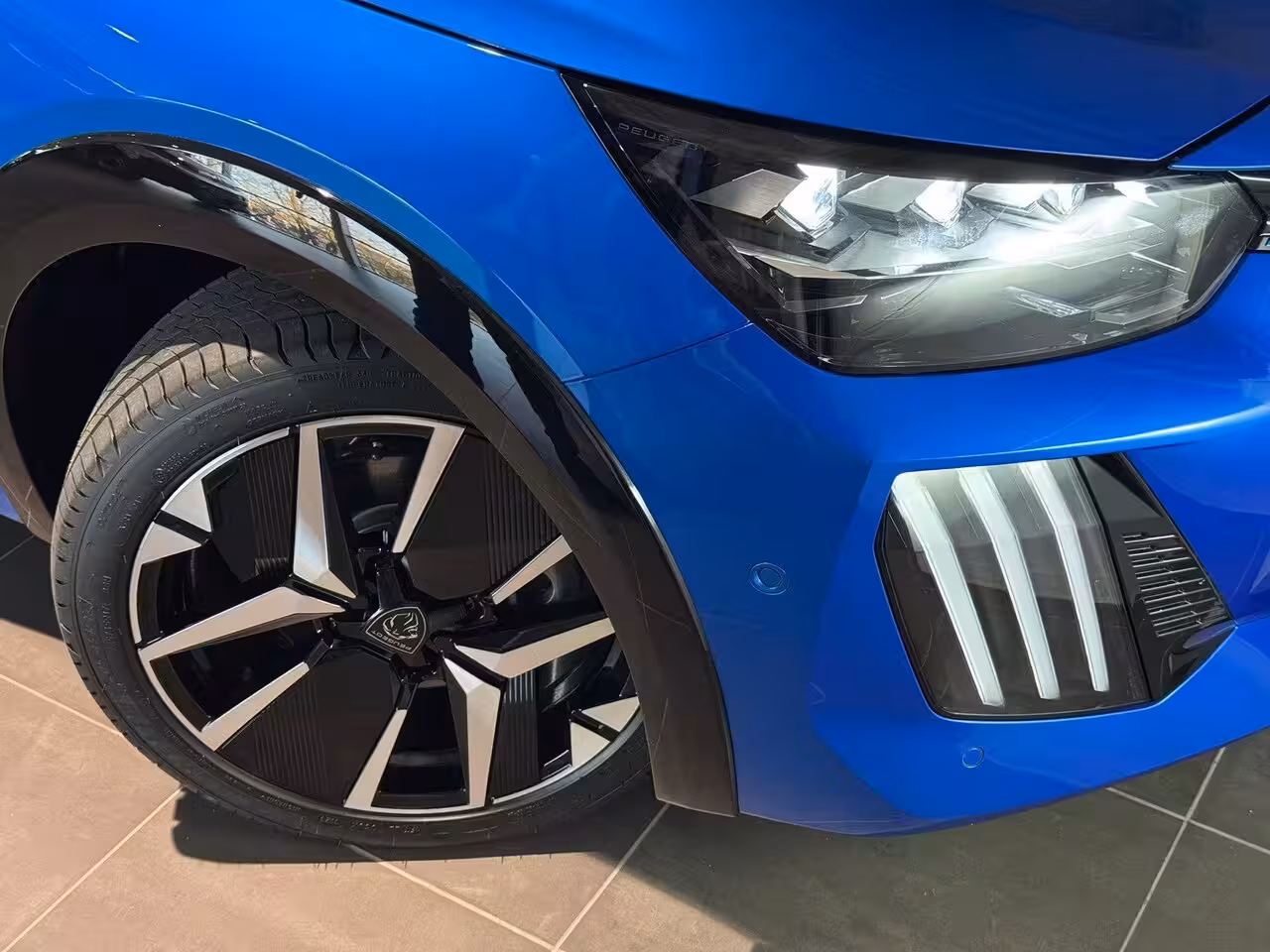 Peugeot e-208 EV GT 51 kWh FULL OPTIONS | 16% BIJTELLING | 400KM RANGE | DIRECT LEVERBAAR