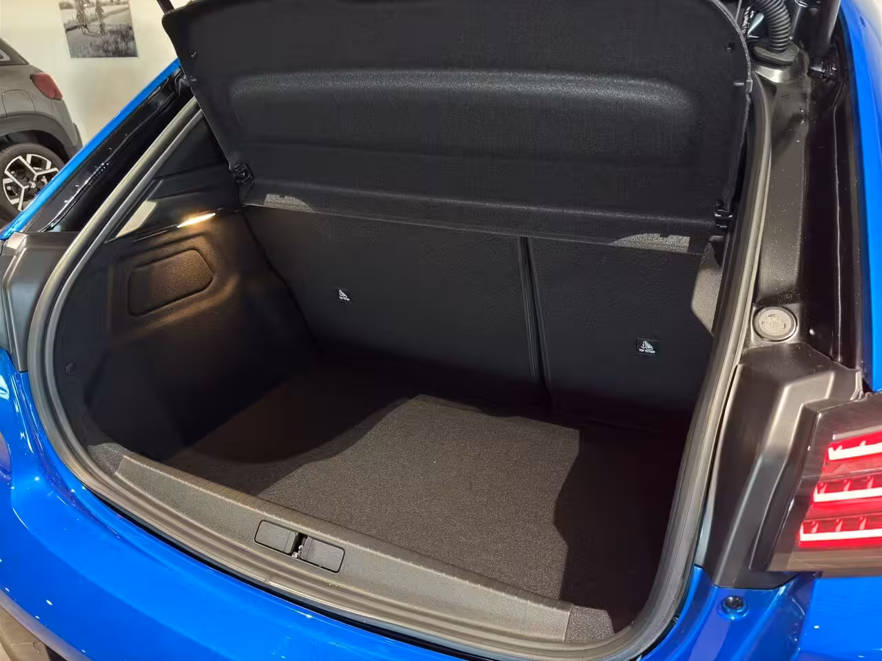 Peugeot e-208 EV GT 51 kWh FULL OPTIONS | 16% BIJTELLING | 400KM RANGE | DIRECT LEVERBAAR