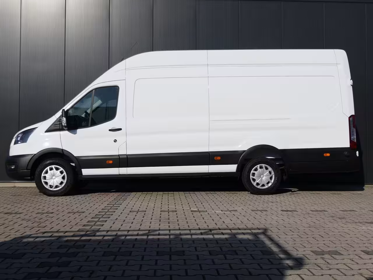 Ford Transit 350 2.0 TDCI L4H3 Trend RWD | Achterwielaandrijving | Navigatie | Stoelverwarming | CarPla