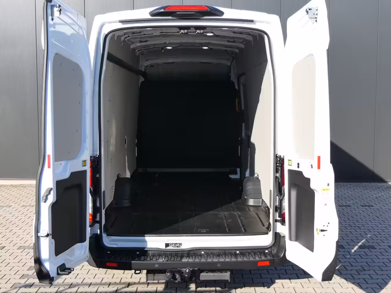 Ford Transit 350 2.0 TDCI L4H3 Trend RWD | Achterwielaandrijving | Navigatie | Stoelverwarming | CarPla