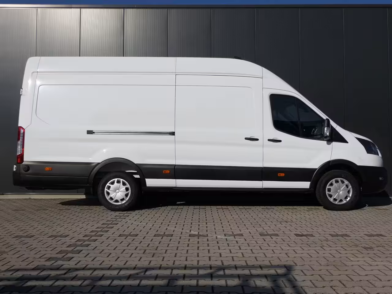 Ford Transit 350 2.0 TDCI L4H3 Trend RWD | Achterwielaandrijving | Navigatie | Stoelverwarming | CarPla