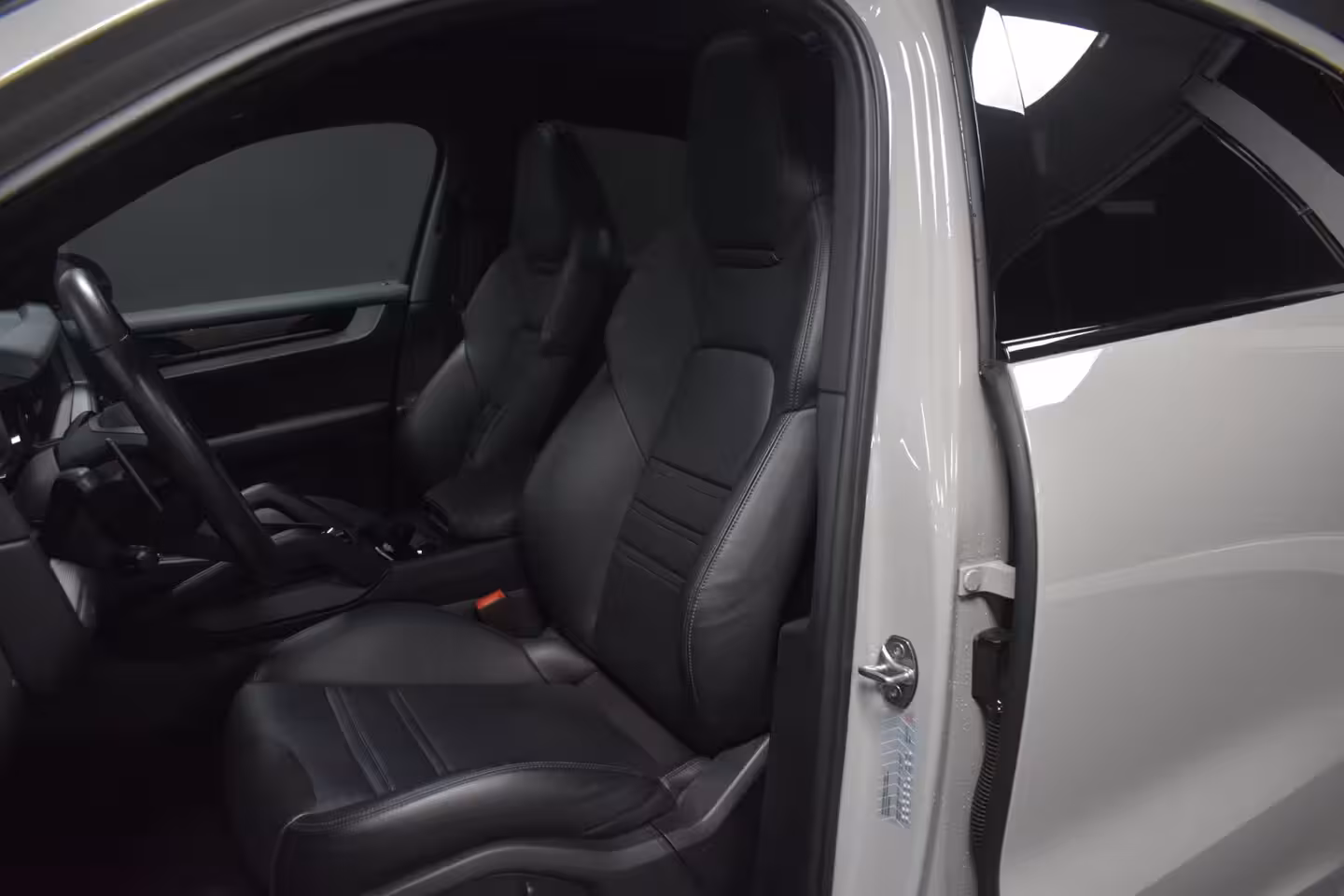 Porsche Cayenne Coupé 3.0 E-Hybrid TURBO GT 470pk | BIJRIJDERSDISPLAY | SPORTUITLAAT | PANODAK