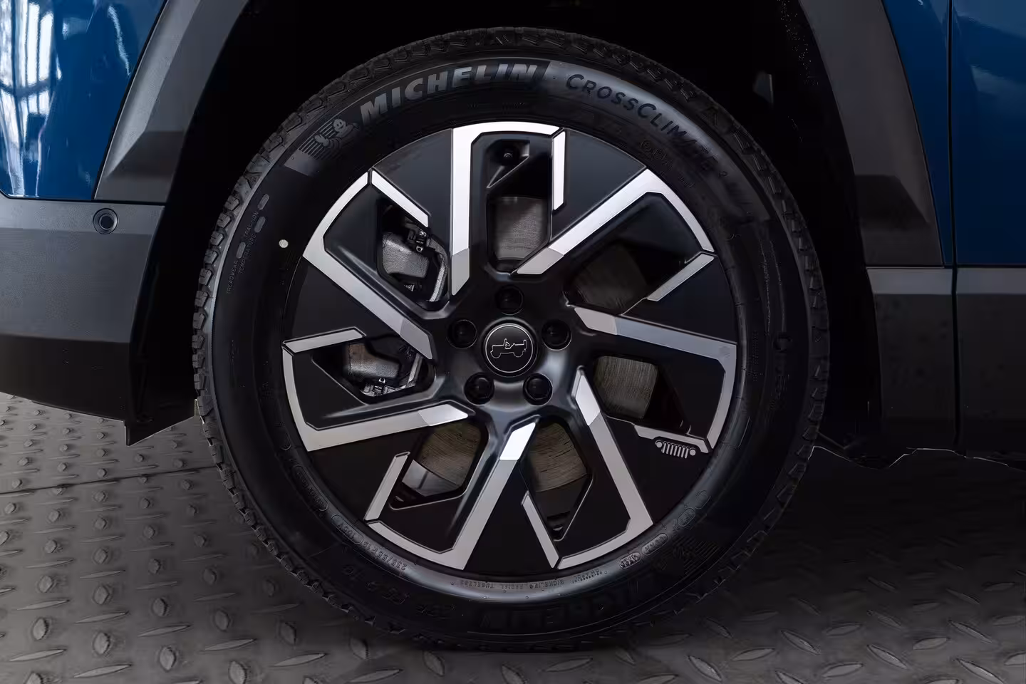 Jeep Compass Summit | Privacy Glass