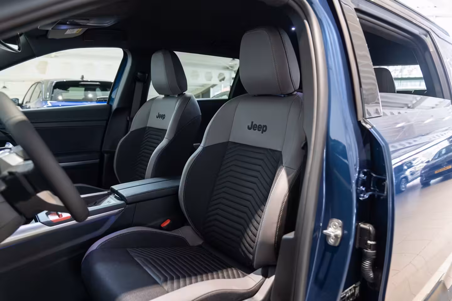 Jeep Compass Summit | Privacy Glass
