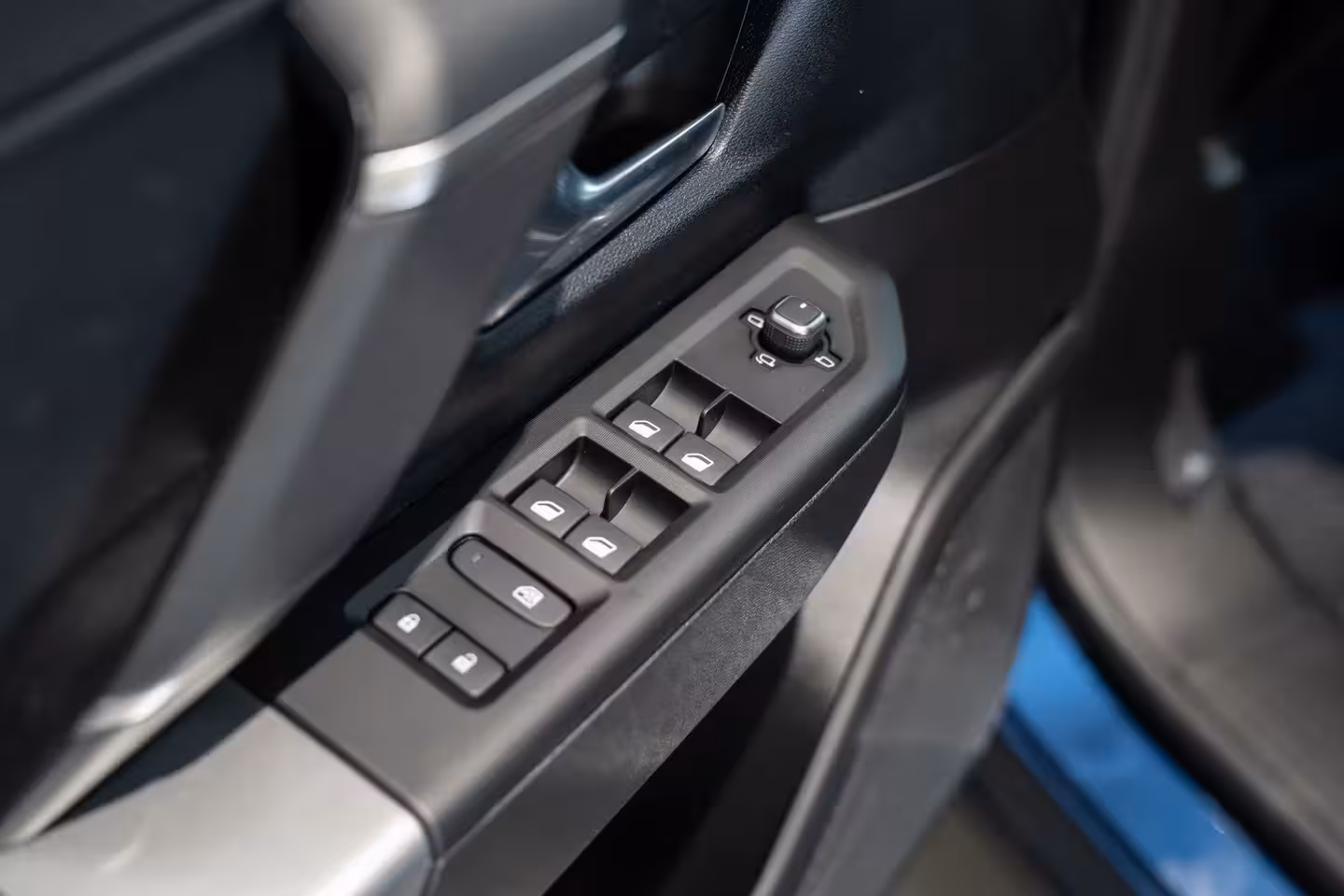 Jeep Compass Summit | Privacy Glass