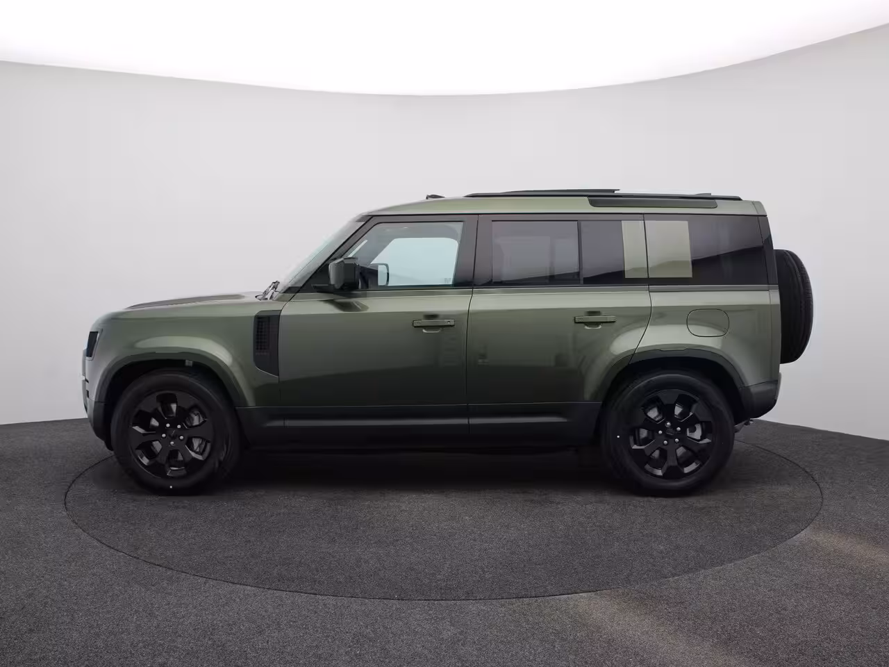 Land Rover Defender 110 2.0 P300e 110 Forest Edition