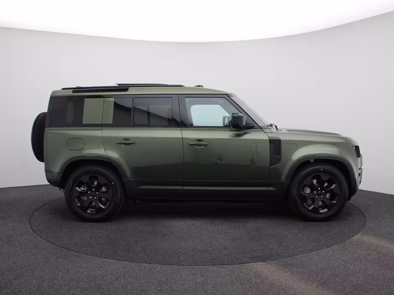 Land Rover Defender 110 2.0 P300e 110 Forest Edition
