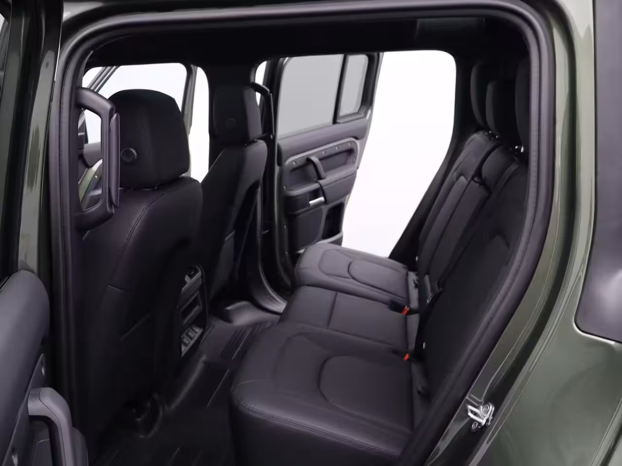 Land Rover Defender 110 2.0 P300e 110 Forest Edition