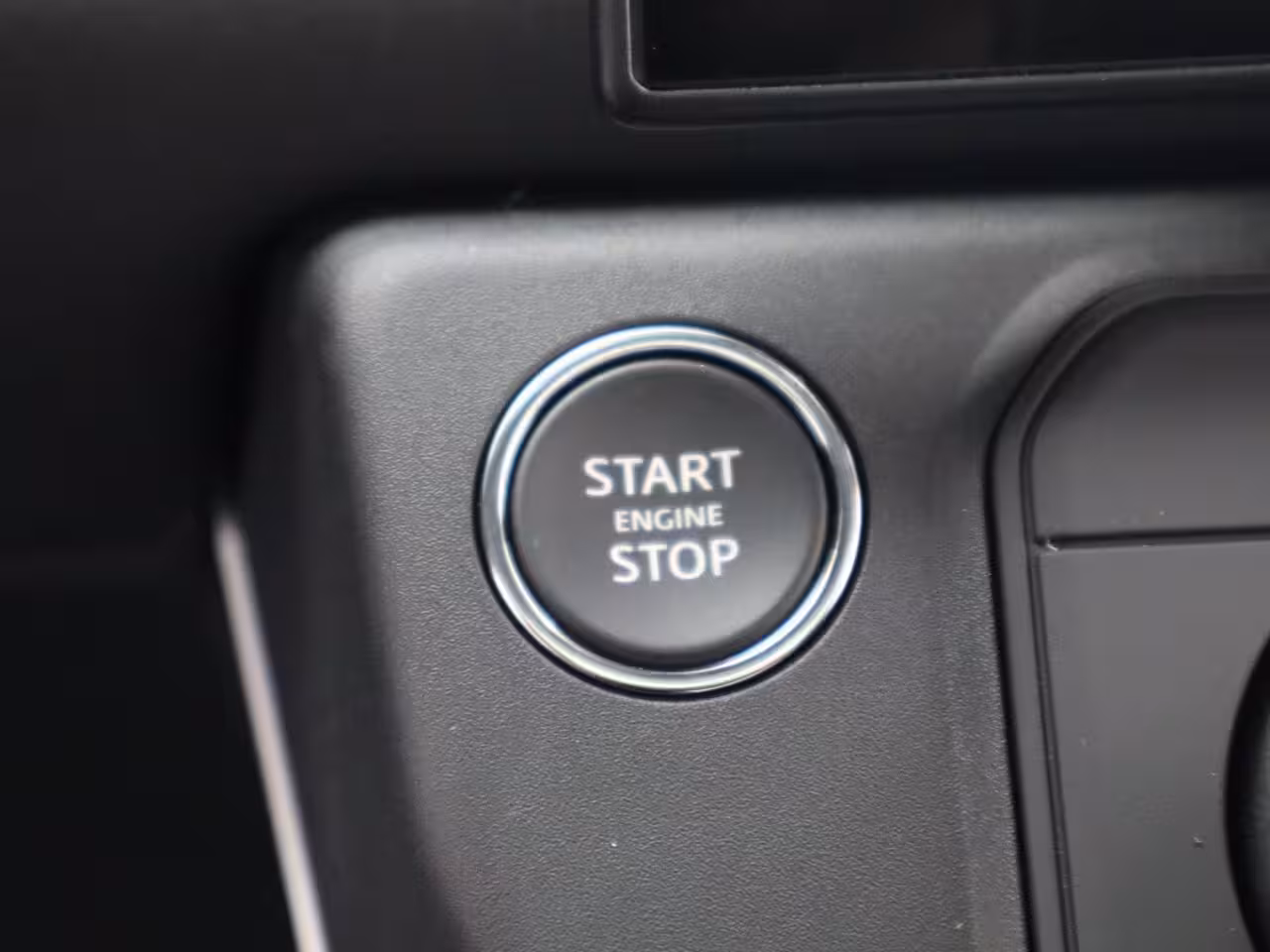 Land Rover Defender 110 2.0 P300e 110 Forest Edition
