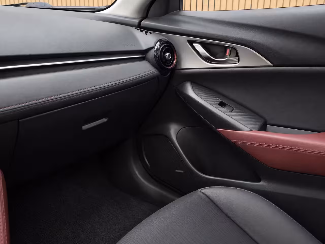 Mazda CX-3 2.0 SkyActiv-G 120 GT-M Trekhaak | HUD | Stoelverwarming | Navigatie | Lichtmetaal | Dodeh