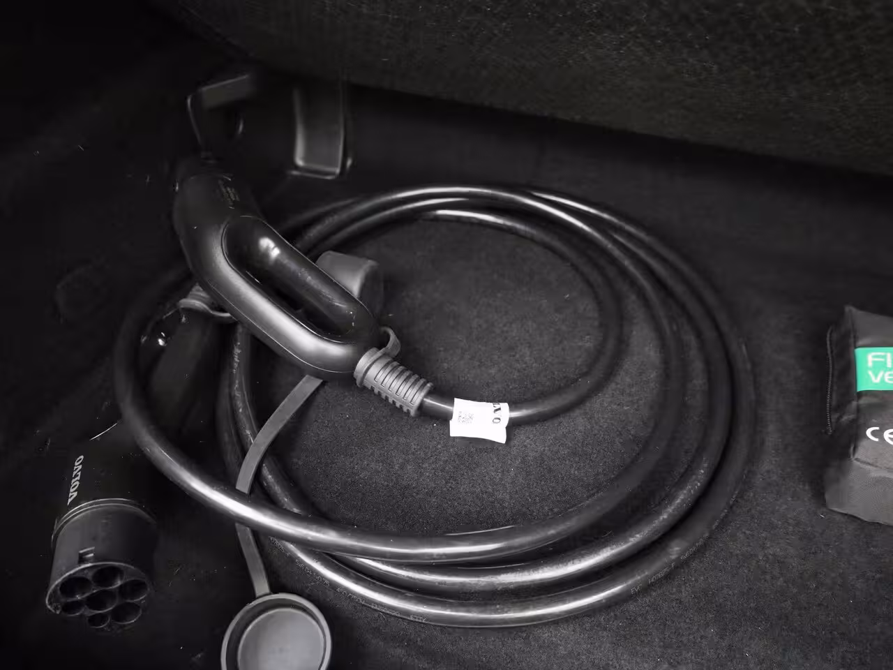 Volvo EX30 Single Motor Extended Range Plus | Trekhaak | SOH 96, 8 %