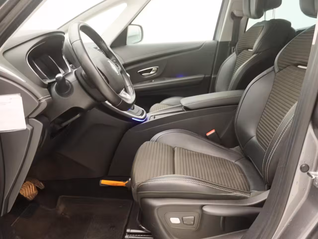 Renault Scénic TCe 140 EDC Automaat Bose | Easy Life Pack met sensoren rondom en achteruitrijcamera | Rui