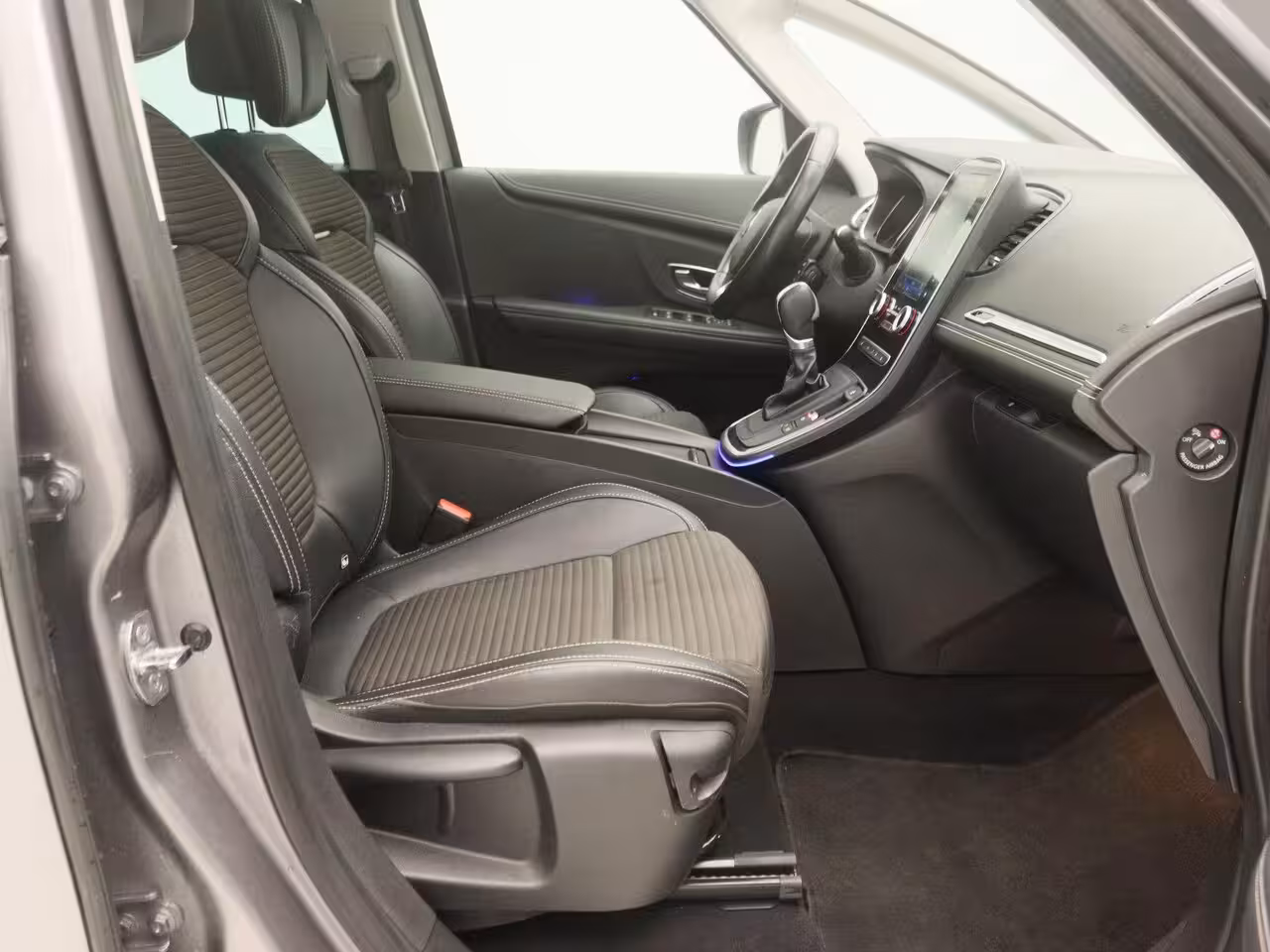 Renault Scénic TCe 140 EDC Automaat Bose | Easy Life Pack met sensoren rondom en achteruitrijcamera | Rui