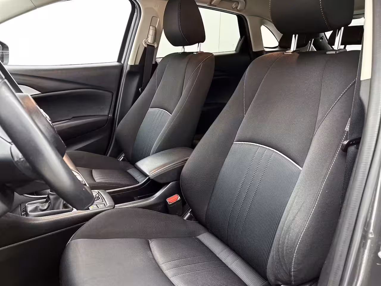 Mazda CX-3 2.0 SkyActiv-G 121 Sportive | Stoel Verwarming | Extra Getint Glas | 18"LMV | Apple Carpla