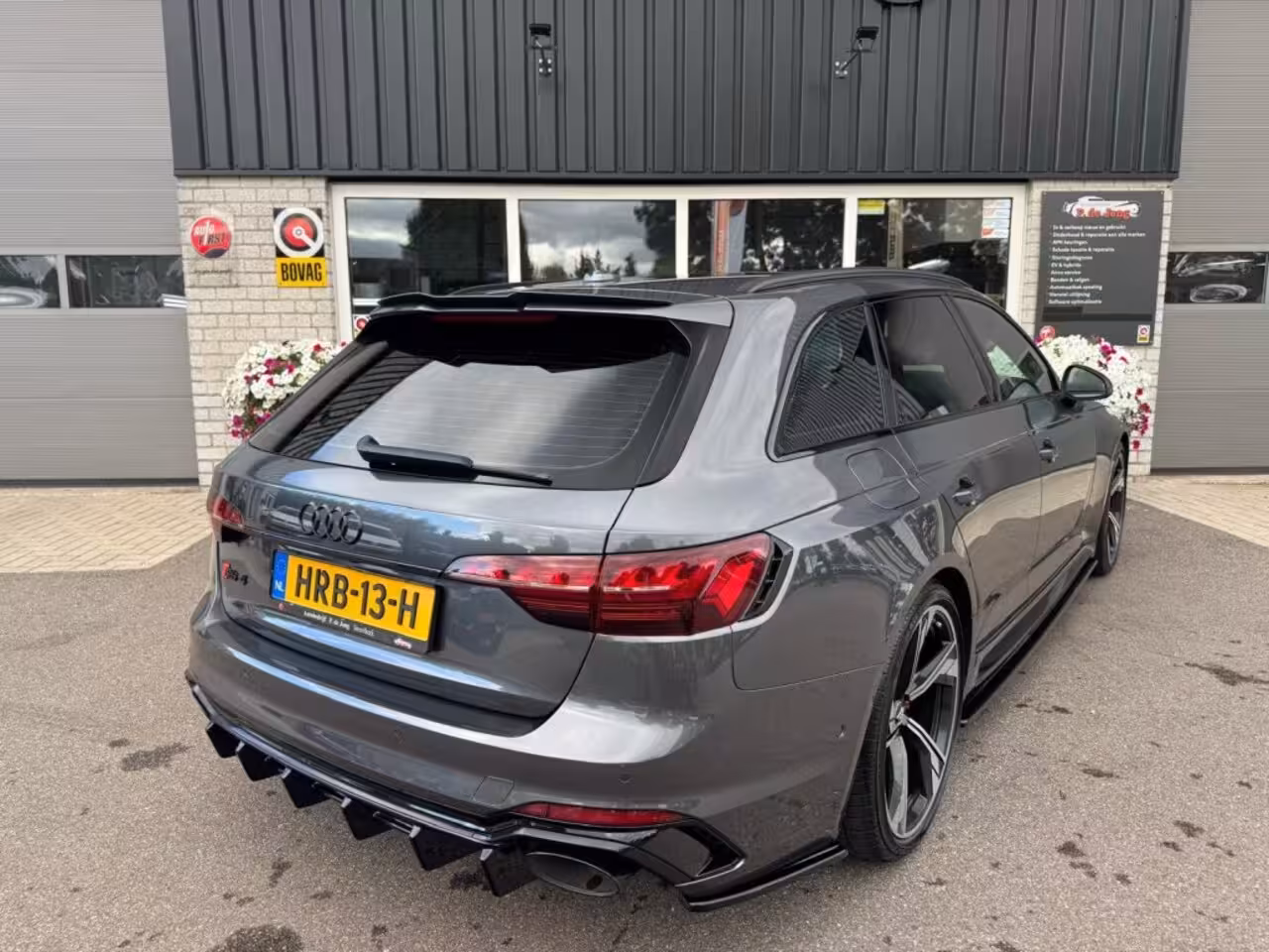 Audi RS4 2.9 TFSI RS4 QUATTRO Keramisch BenO Pano HUD Massage RS stoelen Alcantara Memory