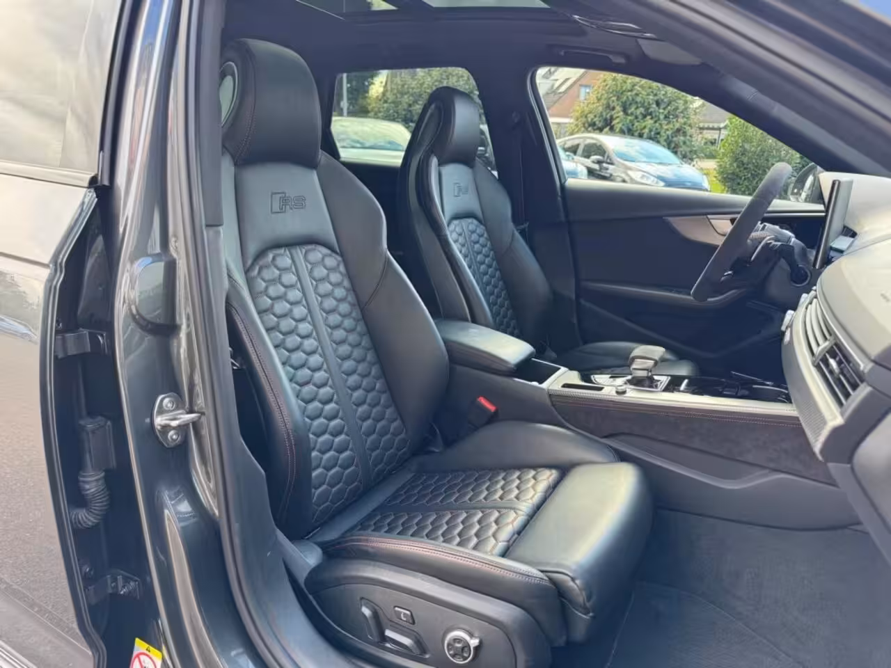 Audi RS4 2.9 TFSI RS4 QUATTRO Keramisch BenO Pano HUD Massage RS stoelen Alcantara Memory