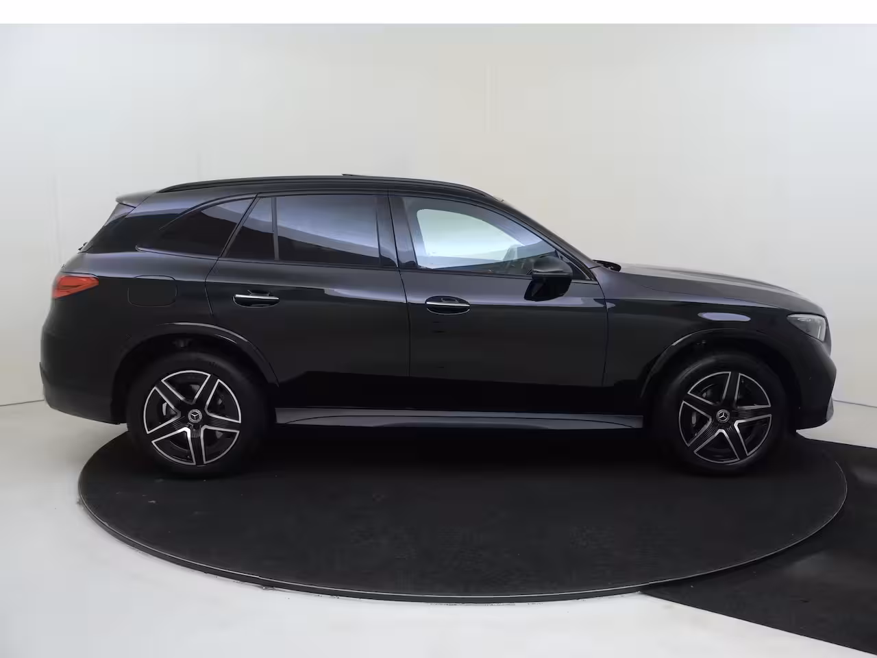 Mercedes-Benz GLC-klasse 300e 4MATIC AMG Line Premium Plus /Panoramadak /Burmester /360 Camera /HUD /Elek. Trekhaak