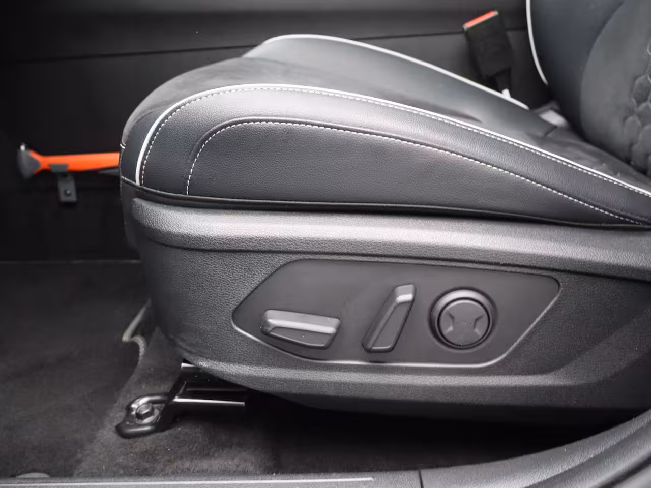 Kia Sportage 1.6 T-GDi Plug-in Hybrid AWD GT-Line | LUXE | Elek. achterklep | Navi | Glazen Schuif/Kant
