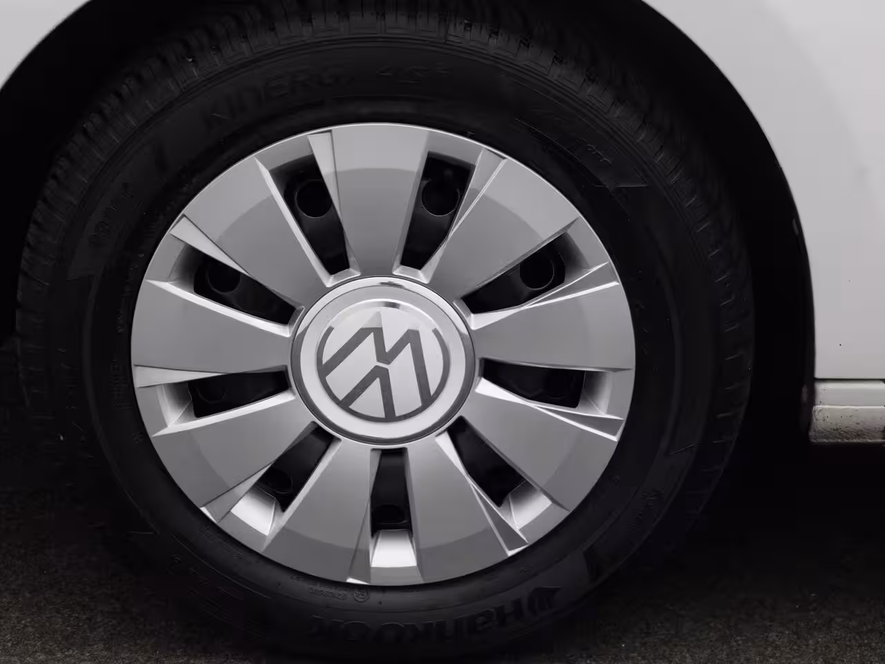Volkswagen Up! 1.0 65PK | Origineel Nederlands | Airco | Radio DAB+ | Bluetooth | Lane Assist | 5 Deurs