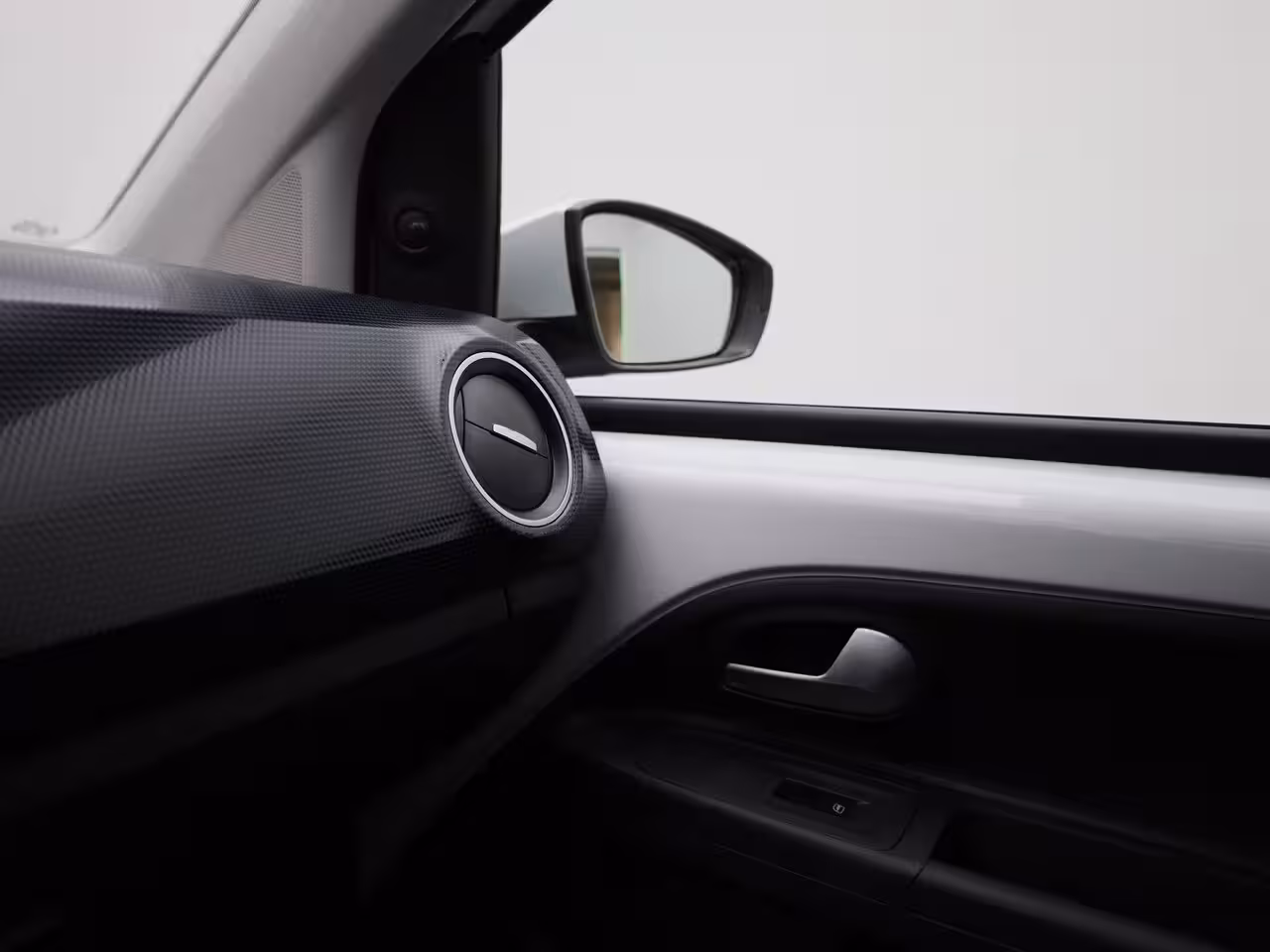 Volkswagen Up! 1.0 65PK | Origineel Nederlands | Airco | Radio DAB+ | Bluetooth | Lane Assist | 5 Deurs