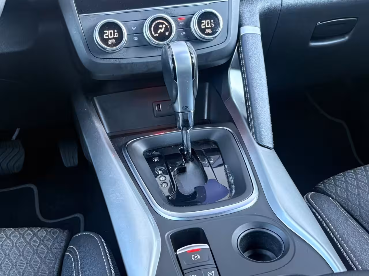 Renault Kadjar 1.3 TCe Intens 140pk Automaat / Trekhaak / Camera / Bose