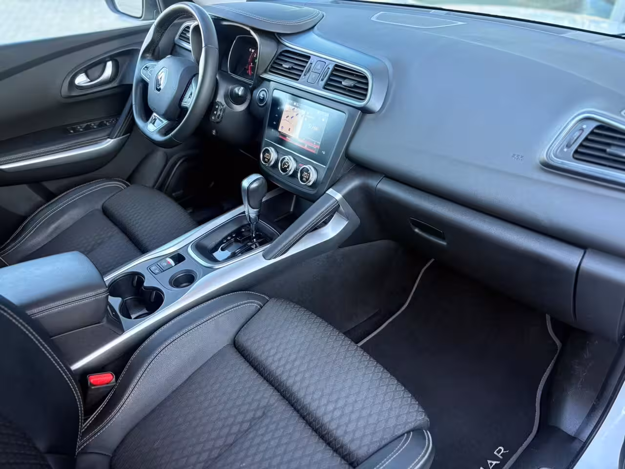 Renault Kadjar 1.3 TCe Intens 140pk Automaat / Trekhaak / Camera / Bose