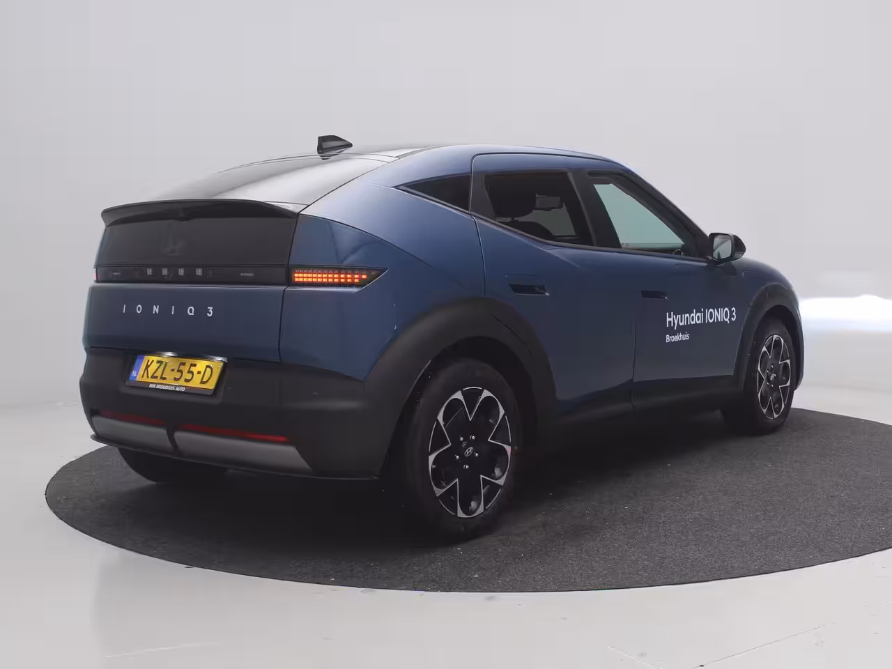 Hyundai IONIQ 3 Vision 61 kWh | Achteruitrijcamera | Airco (automatisch) | Apple Carplay/Android Auto|te