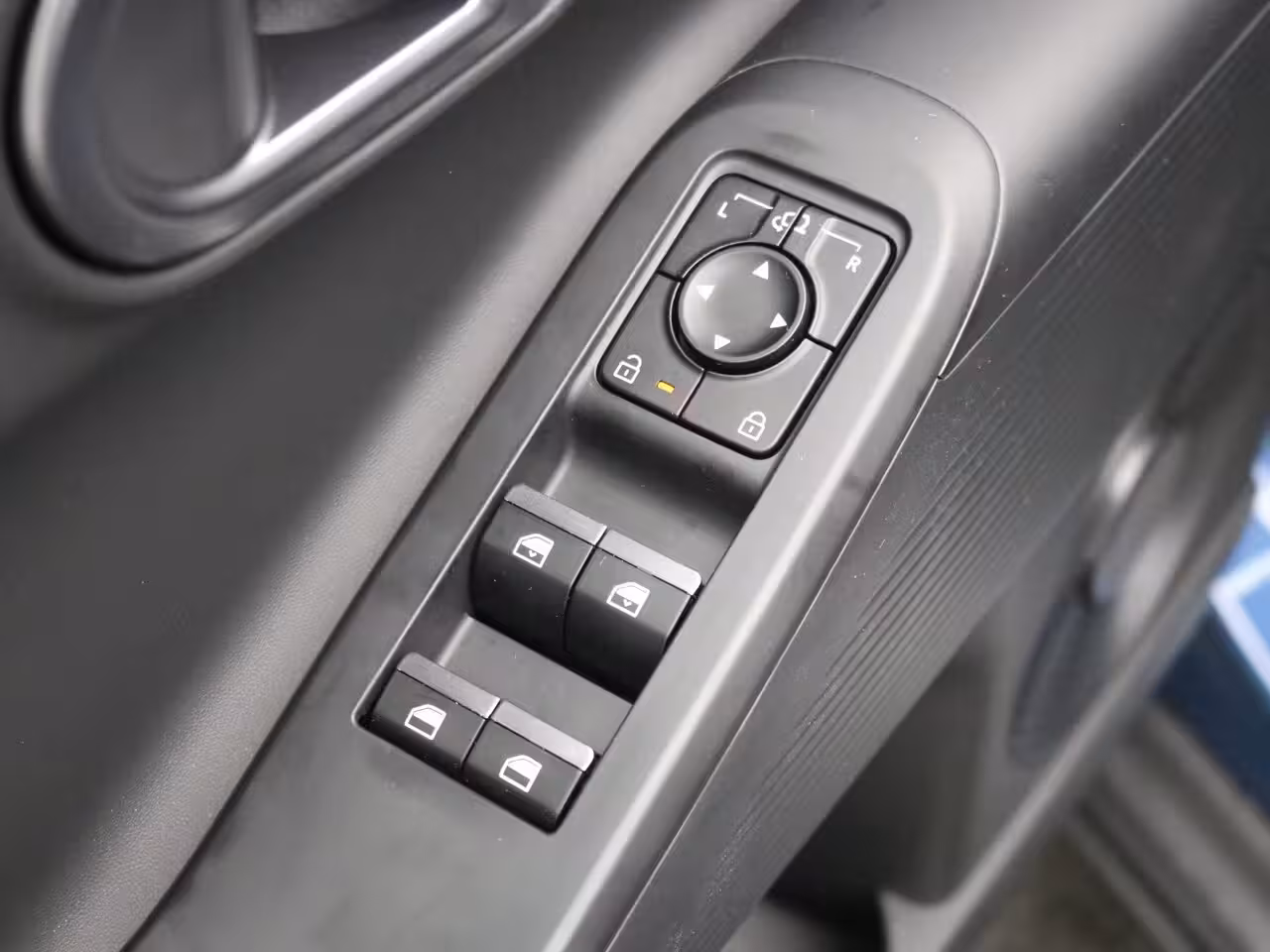 Hyundai IONIQ 3 Vision 61 kWh | Achteruitrijcamera | Airco (automatisch) | Apple Carplay/Android Auto|te