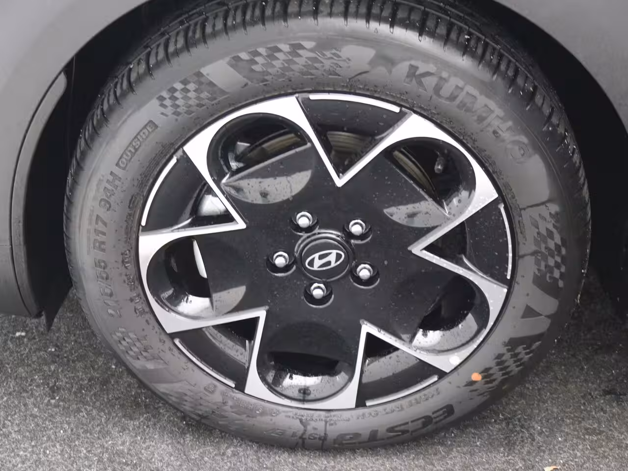 Hyundai IONIQ 3 Vision 61 kWh | Achteruitrijcamera | Airco (automatisch) | Apple Carplay/Android Auto|te